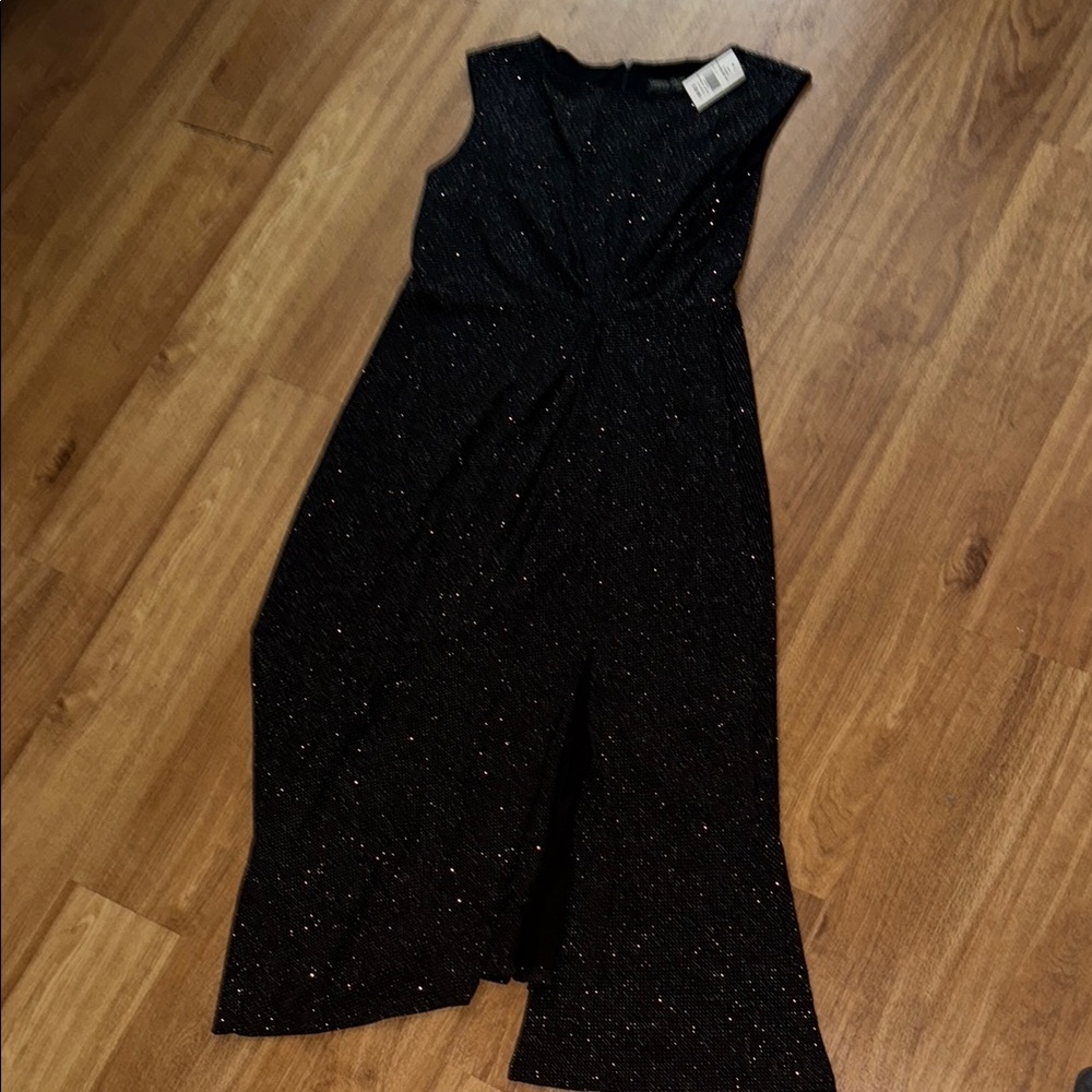 Gabby Skye Black V-Neck Sleeveless Maxi Dress